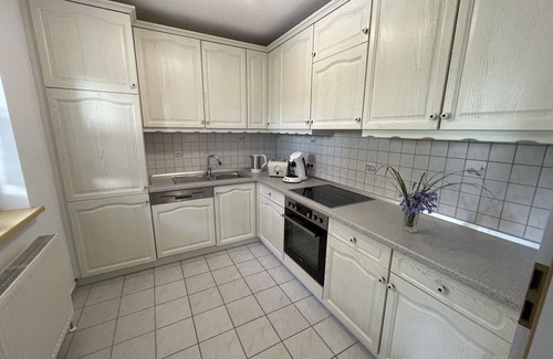 March Apartment | Cosy apartment for 5 people with WIFI, TV, balcony and parking