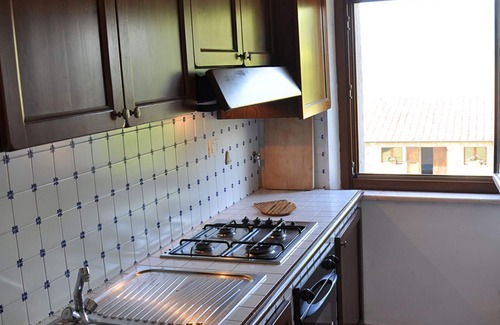 Il Poggio Apartment | Cosy apartment for 6 guests with WIFI, pool, TV, pets allowed and panoramic view