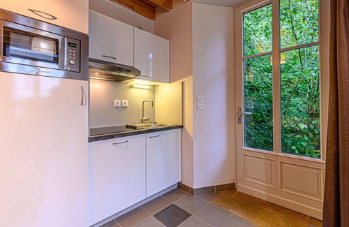Baden Apartment | Cosy apartment for 6 guests with WIFI, pool, TV and terrace