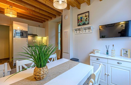 Baden Apartment | Cosy apartment for 6 guests with WIFI, pool, TV and terrace