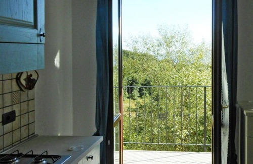Savona Apartment | Cosy apartment for 6 people with WIFI, TV, patio, pets allowed, panoramic view and parking
