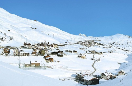 Livigno Apartment | Cosy apartment for 8 guests with WIFI, TV, balcony and parking