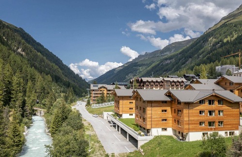 Zinal Apartment | Cosy apartment for 8 guests with WIFI, TV and pets allowed