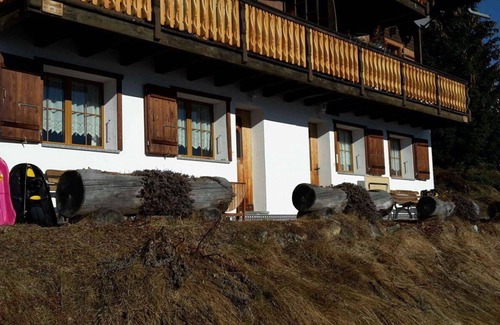Bettmeralp Apartment | Cosy apartment for 4 people with WIFI, TV and balcony