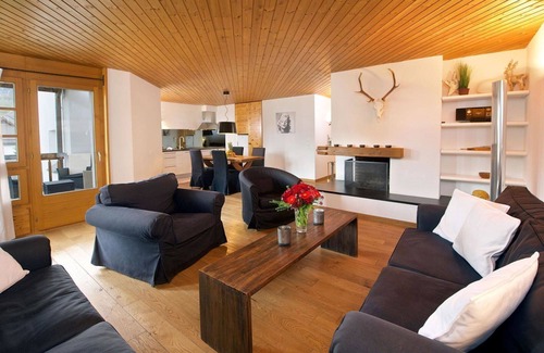 Lenzerheide Apartment | Cosy apartment for 5 people with TV and balcony