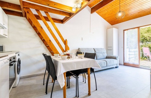 Les Mathes Apartment | Cosy apartment for 4 guests with WIFI, TV and terrace