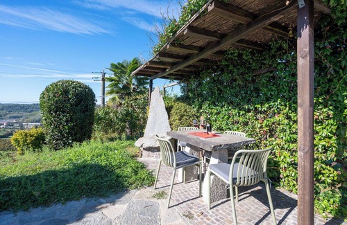 Cossombrato Apartment | Cosy apartment for 4 guests with WIFI, pool, A/C, TV, patio and pets allowed