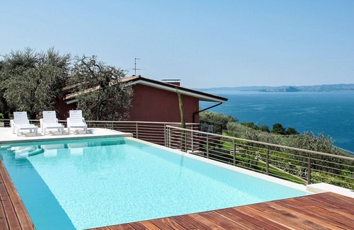 Frader Apartment | Cosy apartment for 7 people with pool, WIFI, TV and terrace