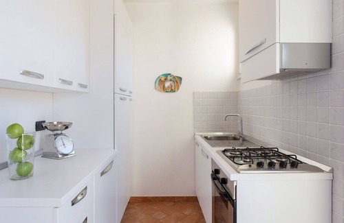 Marina di Pietrasanta Apartment | Cosy apartment for 6 people with TV, balcony and pets allowed