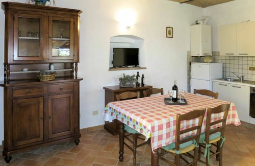 Santa Luce Apartment | Cosy apartment for 5 people with WIFI, pool, TV, terrace and pets allowed