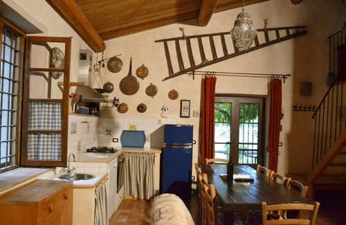 Monteleone d'Orvieto Apartment | Cosy apartment for 8 people with WIFI, pool and TV