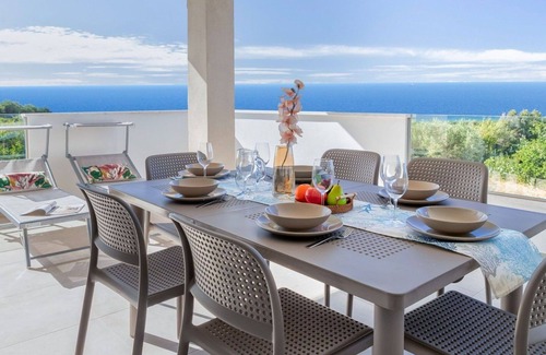 La Muddizza Apartment | Cosy apartment for 4 guests with A/C, WIFI, TV, terrace and panoramic view