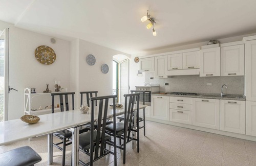 Latte Apartment | Cosy apartment for 4 guests with WIFI, pool and TV