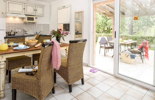 Favone House | Cosy apartment in villa for 4 people with pool, WIFI, A/C, TV, patio and pets allowed