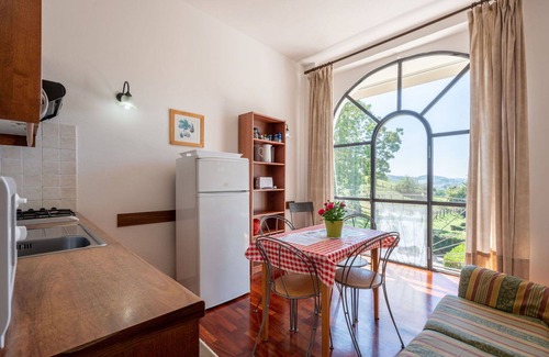 Azzano d'Asti Villa | Cosy apartment in villa for 6 guests with pool, A/C, WIFI, terrace and pets allowed