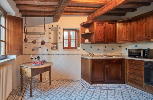 Umbertide Villa | Cosy apartment in villa for 7 people with pool, A/C, WIFI, TV, patio and panoramic view