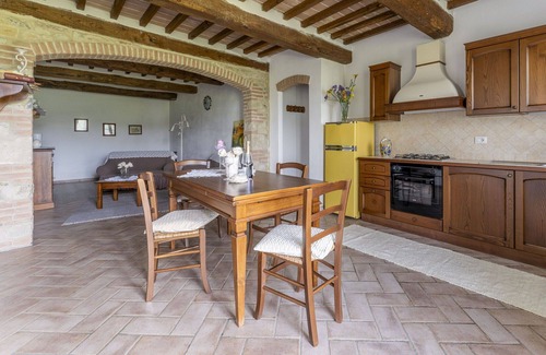 Radicondoli Villa | Cosy apartment in villa for 4 people with pool, WIFI, veranda and panoramic view