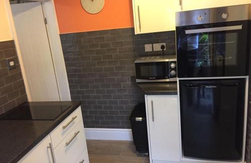 Preston Apartment | Cosy Apartment in Private Courtyard