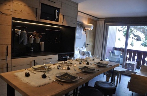 Meribel Village Apartment | COSY APARTMENT IN SKI SKI - SWIMMING POOL - SOUTH TERRACE - VILLAGE MERIBEL