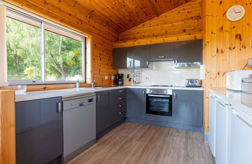 Drumnadrochit House | Cosy apartment in villa for 6 guests with WIFI, TV, patio and panoramic view