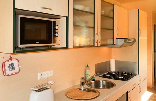Bad Emstal House | Cosy apartment in villa for 3 people with pool, WIFI, TV, terrace and pets allowed