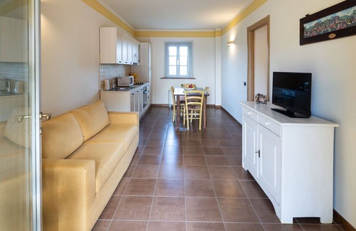 Larciano House | Cosy apartment in villa for 4 people with WIFI, pool, A/C, TV and parking