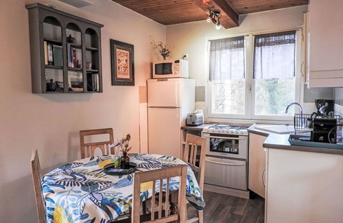 Sigonce Villa | Cosy apartment in villa for 4 guests with WIFI, pool, patio and pets allowed