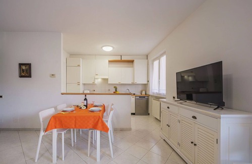 Ameglia House | Cosy apartment in villa for 5 people with WIFI, TV, terrace and pets allowed, close to La Spezia