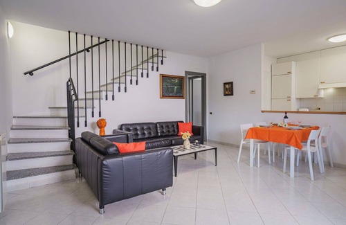 Ameglia House | Cosy apartment in villa for 5 people with WIFI, TV, terrace and pets allowed, close to La Spezia