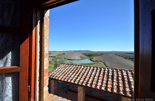 Peccioli Villa | Cosy apartment in villa for 3 guests with pool, WIFI and panoramic view