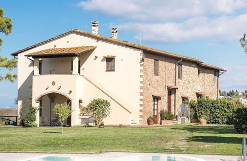 Sughera Villa | Cosy apartment in villa for 4 people with WIFI, pool, TV, terrace, pets allowed and parking