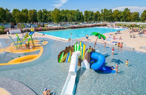 Zona XXXIV Casal Palocco House | Cosy apartment in villa for 4 people with WIFI, pool, A/C, TV, terrace and pets allowed