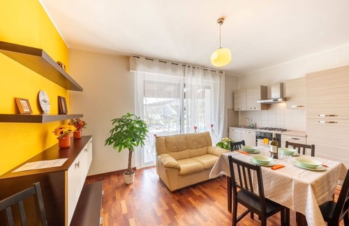 Citta Sant'Angelo Villa | Cosy apartment in villa with WIFI, A/C, hot tub, pool, TV, patio, pets allowed, panoramic view