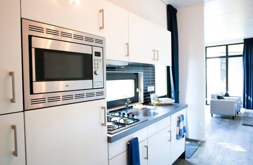 Noordoostelijk van Schaarsbergen House | Cosy apartment in villa for 4 people with pool, WIFI, TV and terrace