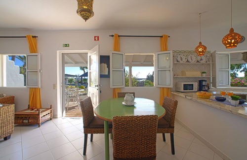 Luz de Tavira House | Cosy apartment in villa for 4 people with WIFI, pool, TV and terrace