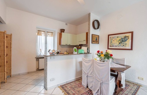 Castell'Alfero Apartment | Cosy apartment for 4 guests with pool, WIFI, TV and patio