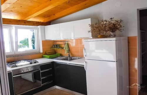 Zubovici Apartment | Cosy Apartment near the beach in Zubovici, Croatia