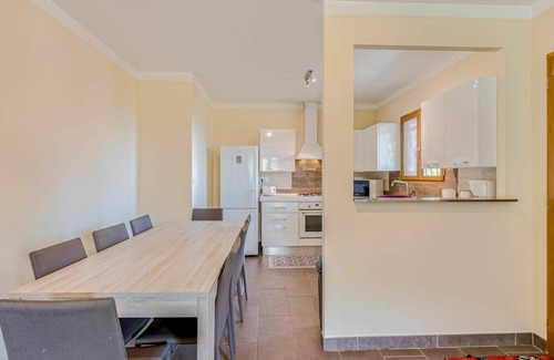 Pietroso Apartment | Cosy apartment with pool, A/C, WIFI, TV, patio, pets allowed, panoramic view and parking