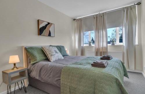 West Hill Apartment | Cosy apartment with free parking