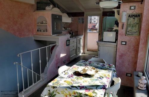 Centro Direzionale Apartment | Cosy apartment with garden terrace, close to the central station and city center