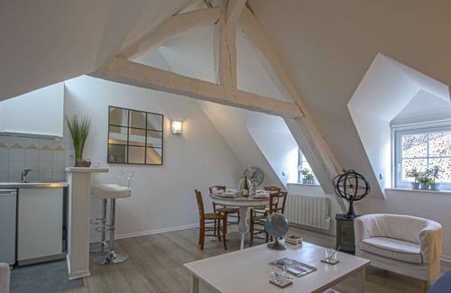 Honfleur Apartment | Cosy attic Apt w/separate bedrm in the heart of Old Honfleur - Suite La Baleine ★