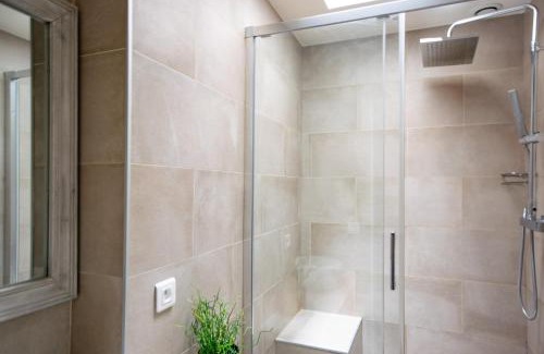 Vignerons Apartment | Cosy au Chateau et Bois Métro L1