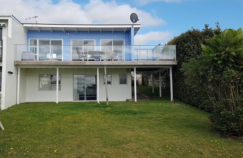 Pukenui House | Cosy bach overlooking stunning Houhora harbour