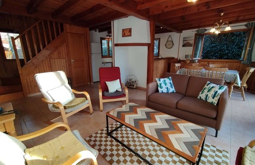 Lachapelle-Auzac Ski Chalet | Cosy chalet for 6 with pool and Wi-Fi, near Souillac