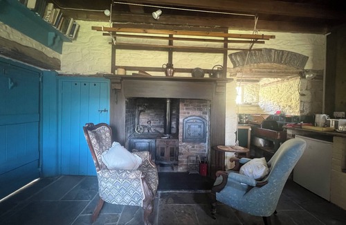 Margam Cottage | Cosy, colourful farm cottage