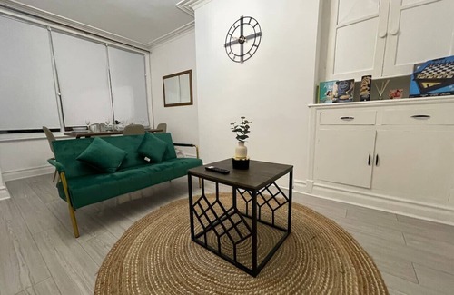 Harehills House | Cosy Contractor Haven – Sleeps 4