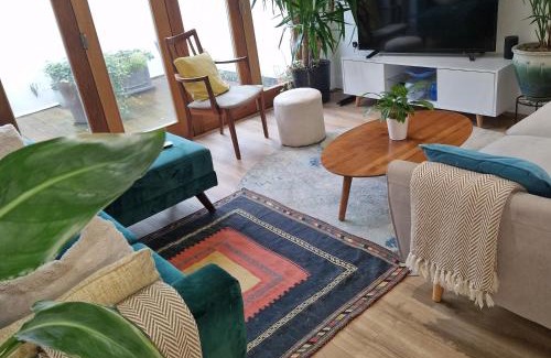 Ewell House | Cosy Cottage in Heart of Village