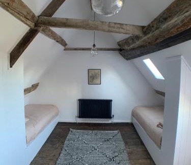 Lechlade House | Cosy Cottage in Lechlade