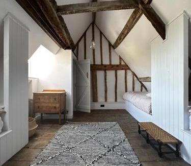 Lechlade House | Cosy Cottage in Lechlade