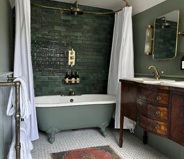 Lechlade House | Cosy Cottage in Lechlade